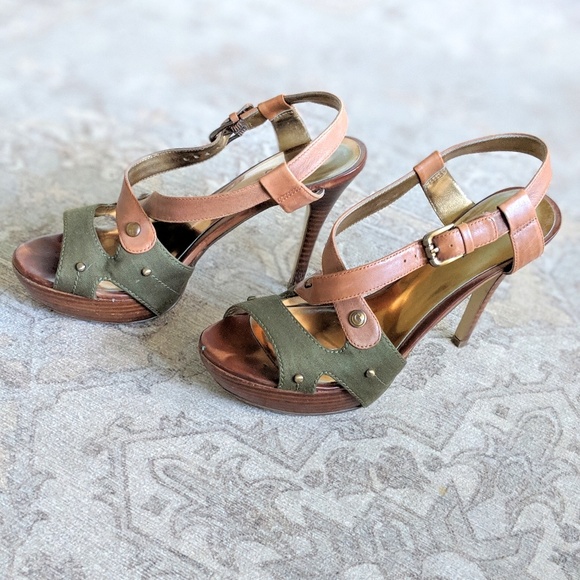 Guess Platform High Heel - Picture 4 of 8